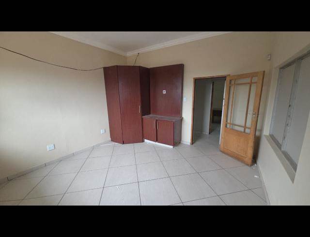 240M² RETAIL TO LET IN GROENKOL
