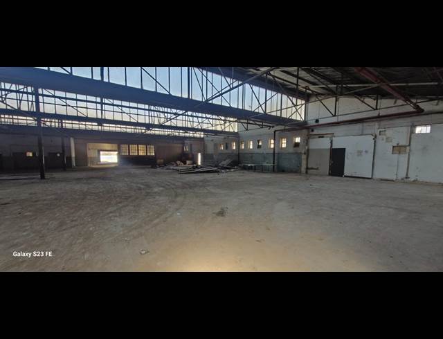 1,800M² WAREHOUSE TO LET IN SELBY
