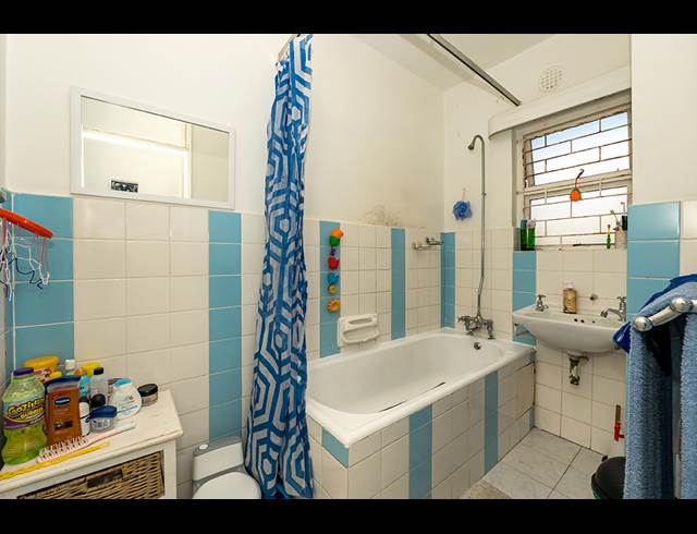 2.5 BEDROOM APARTMENT TO LET IN GREEN POINT