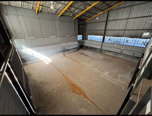 249M² WAREHOUSE TO LET IN MANUFACTA