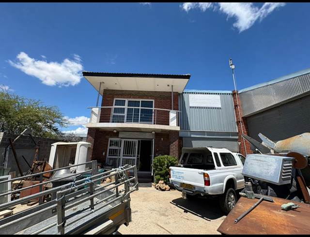 412M² WAREHOUSE TO LET IN STRAND CENTRAL