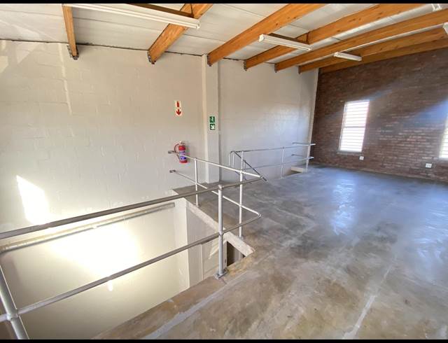117M² WAREHOUSE TO LET IN MAITLAND