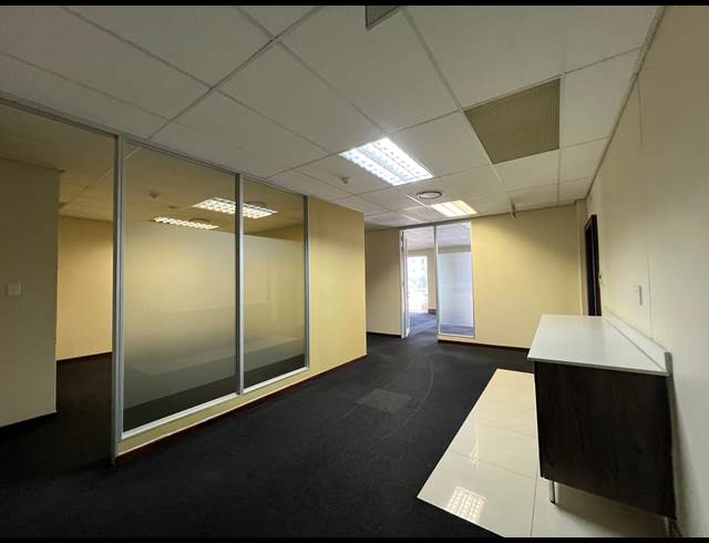 432.40M² OFFICE TO LET IN HIGHVELD