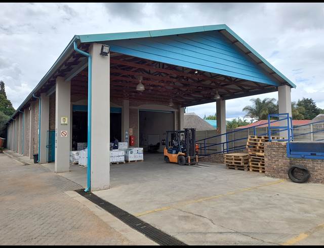 660M² WAREHOUSE TO LET IN POMONA