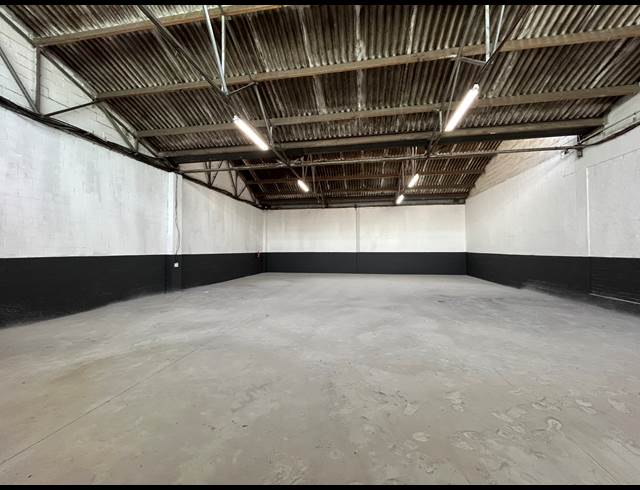 360M² WAREHOUSE TO LET IN EPPING INDUSTRIAL
