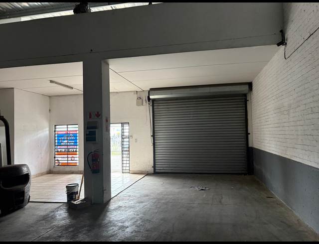 214M² WAREHOUSE TO LET IN CITY DEEP