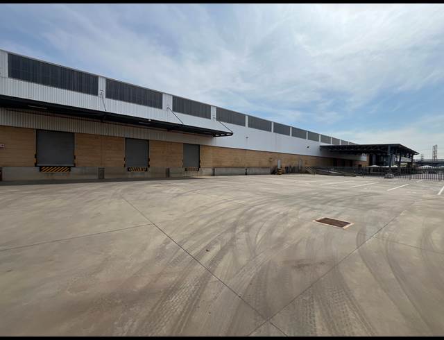4,626M² WAREHOUSE TO LET IN GOSFORTH PARK