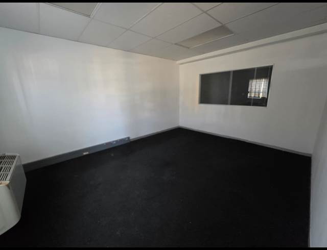550M² WAREHOUSE TO LET IN STORMILL