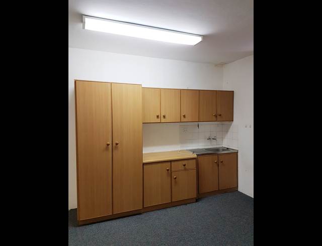 Retail property to rent in WORCESTER CENTRAL