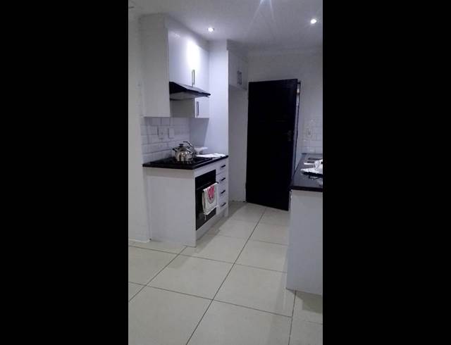 2 BEDROOM PROPERTY TO RENT IN GOUDRAND