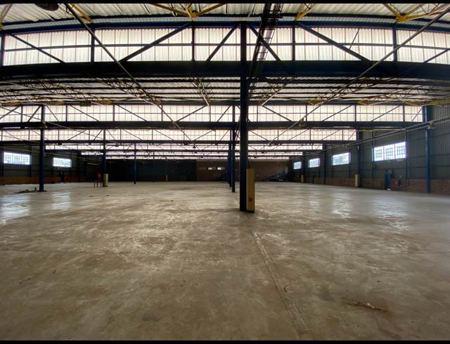 9,549M² WAREHOUSE TO LET IN CLAYVILLE