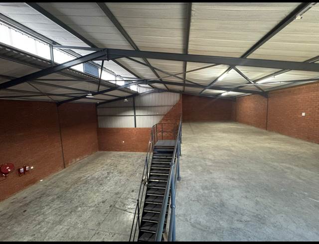 352M² WAREHOUSE TO LET IN ORMONDE