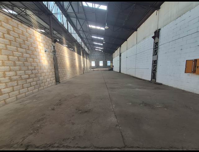 390M² MINI FACTORY TO LET IN HERIOTDALE