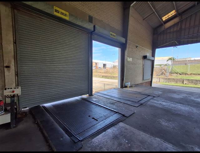 11,500M² WAREHOUSE TO LET IN WOODBROOK