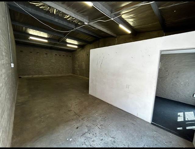 72M² WAREHOUSE TO LET IN EASTGATE