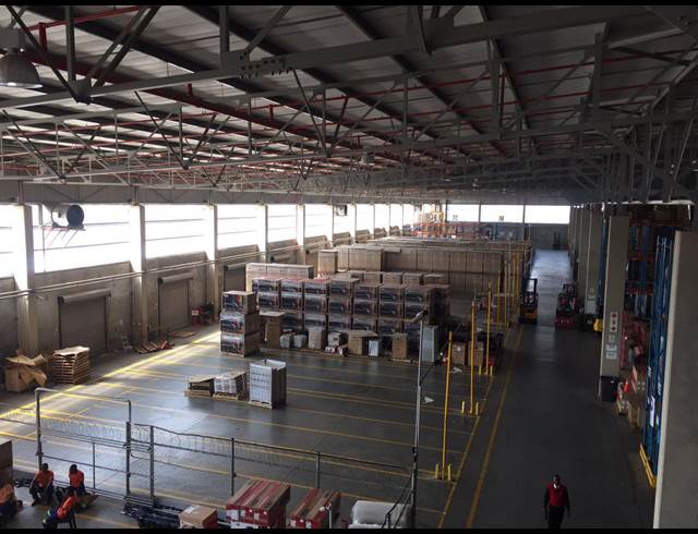 15,000M² WAREHOUSE TO LET IN GOSFORTH PARK