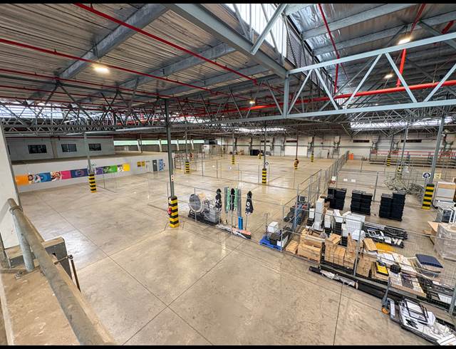 10,000M² WAREHOUSE TO LET IN RIVERHORSE VALLEY