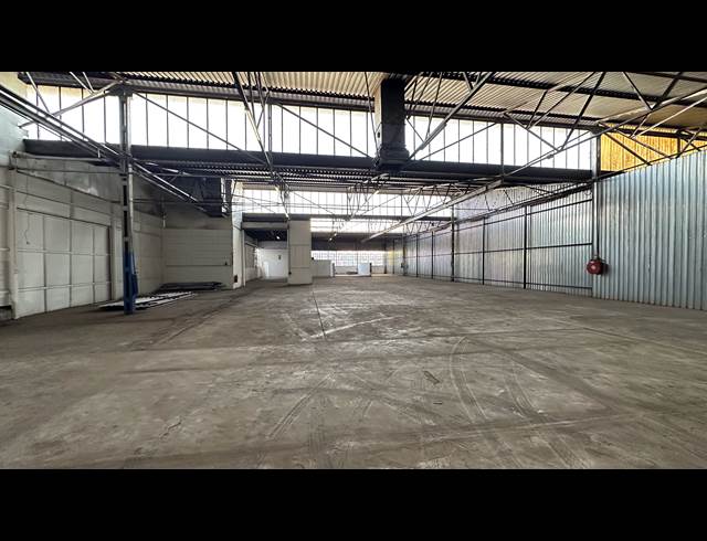 1,458M² WAREHOUSE TO LET IN ISANDO