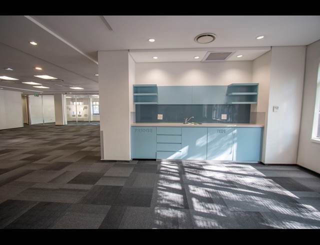 1,013M² OFFICE TO LET IN ILLOVO
