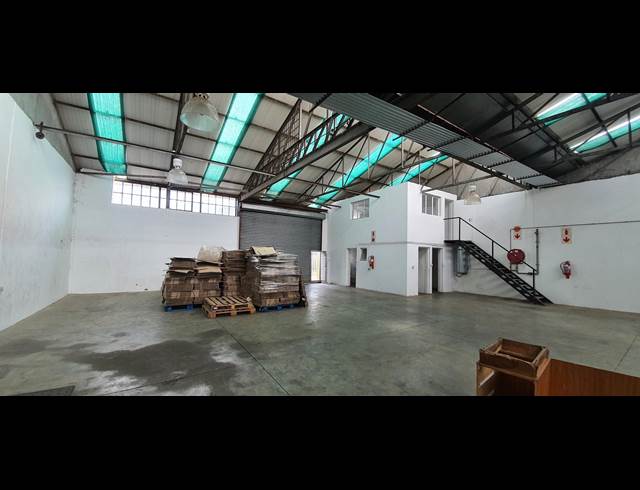 300M² WAREHOUSE TO LET IN SEBENZA