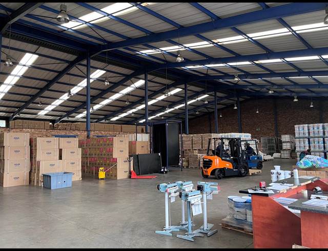 2,720M² WAREHOUSE TO LET IN FOUNDERS VIEW