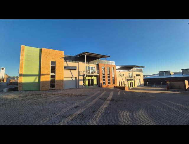 226M² WAREHOUSE TO LET IN RIVERSIDE PARK