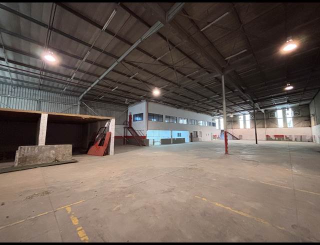 2,500M² WAREHOUSE TO LET IN PHOENIX INDUSTRIAL