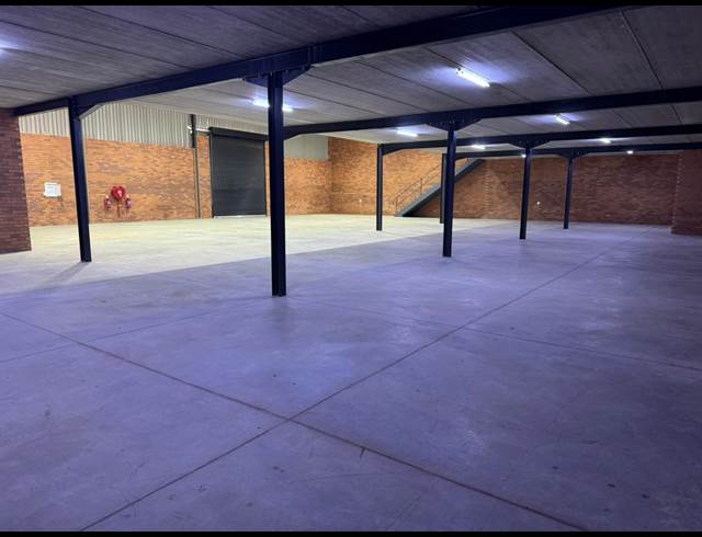 1,162M² WAREHOUSE TO LET IN ORMONDE