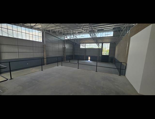 785M² WAREHOUSE TO LET IN SAMRAND BUSINESS PARK