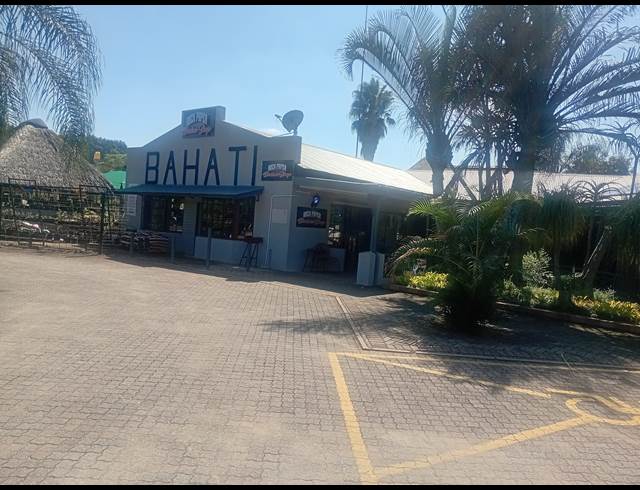 85M² BUSINESS CENTRE TO LET IN WHITE RIVER AH