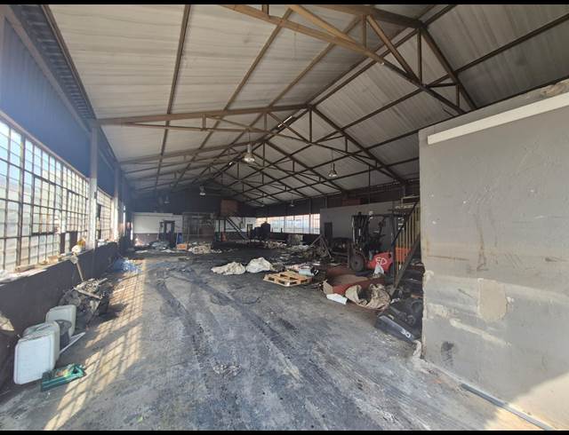 500M² WAREHOUSE TO LET IN ALRODE SOUTH
