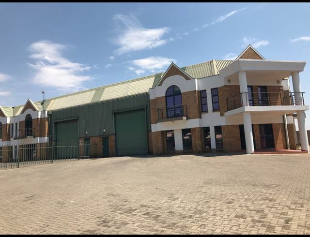 757M² WAREHOUSE TO LET IN JET PARK