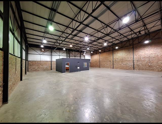 642M² WAREHOUSE TO LET IN LASER PARK