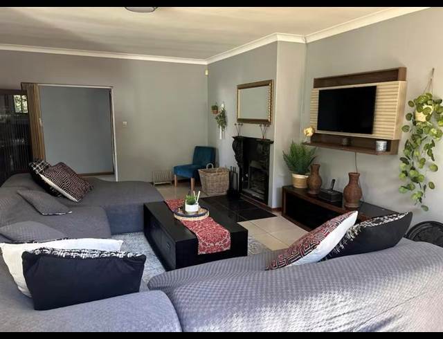 5 BEDROOM PROPERTY TO RENT IN LYNNWOOD GLEN