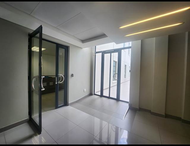 466M² OFFICE TO LET IN HALFWAY HOUSE
