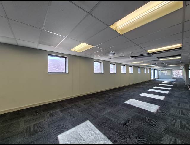 725M² OFFICE TO LET IN WAVERLEY