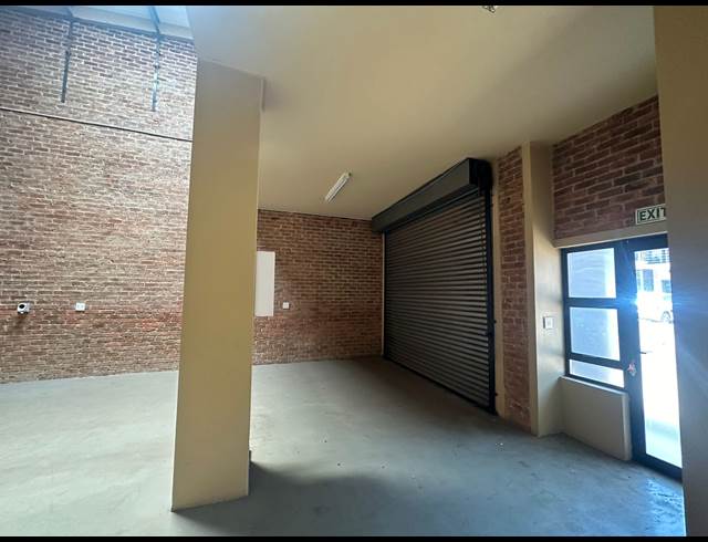 114M² WAREHOUSE TO LET IN CLAYVILLE