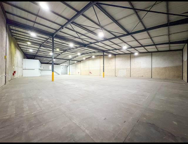 1,500M² WAREHOUSE TO LET IN BRIARDENE