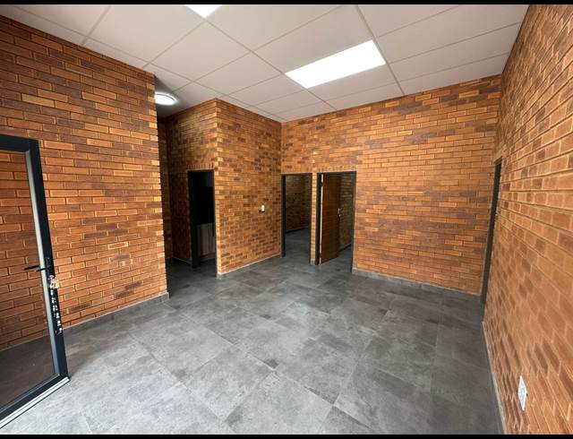 977M² WAREHOUSE TO LET IN ORMONDE