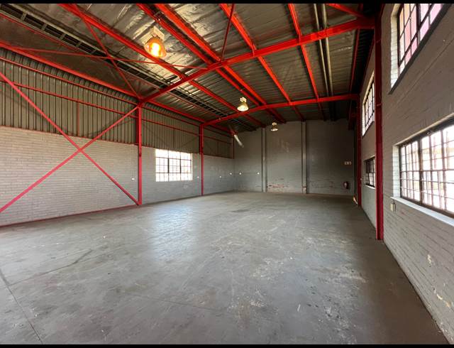 282M² WAREHOUSE TO LET IN STRIJDOMPARK