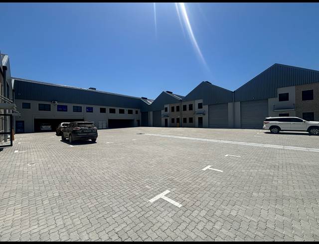 220M² WAREHOUSE TO LET IN FIRGROVE