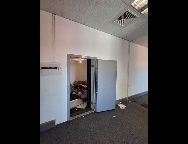 275M² BUSINESS TO LET IN VINCENT