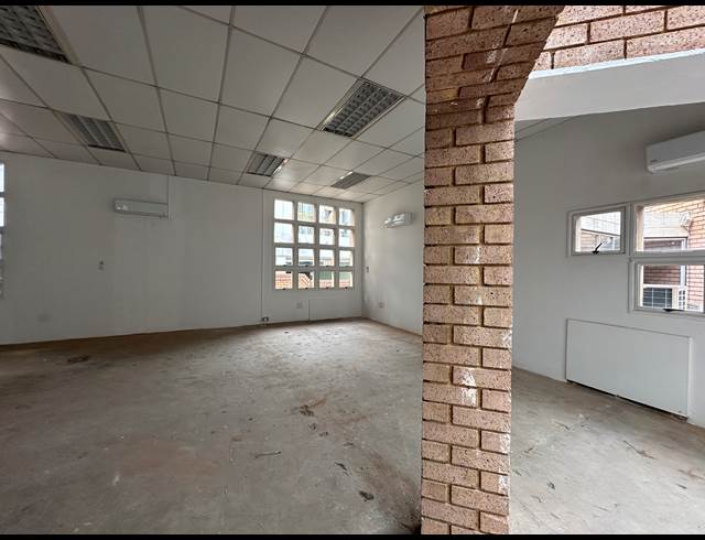 151.66M² OFFICE TO LET IN DIE HOEWES