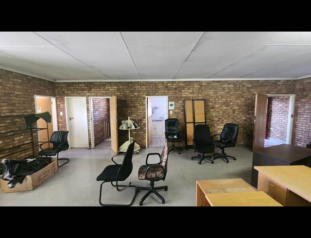 620M² WAREHOUSE TO LET IN CAPITAL PARK