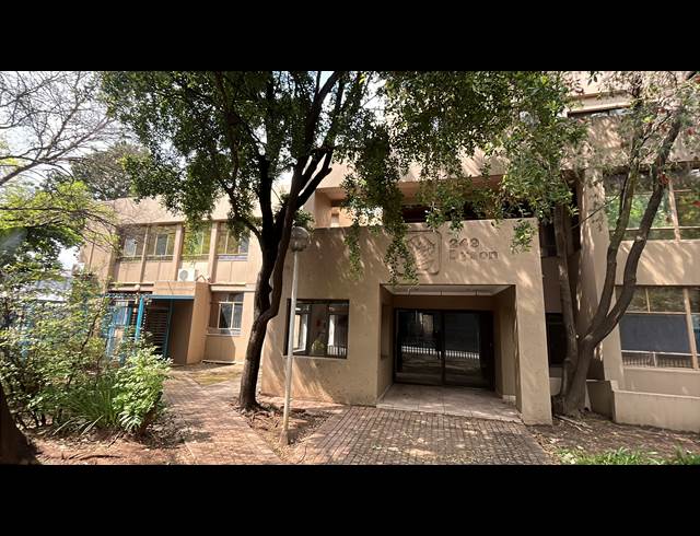 5,800M² WAREHOUSE TO LET IN WADEVILLE