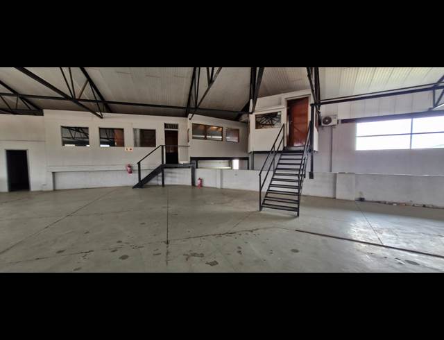 900M² WAREHOUSE TO LET IN SELBY