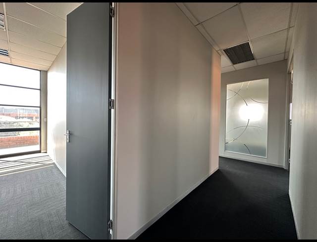 142.10M² OFFICE TO LET IN HIGHVELD TECHNOPARK