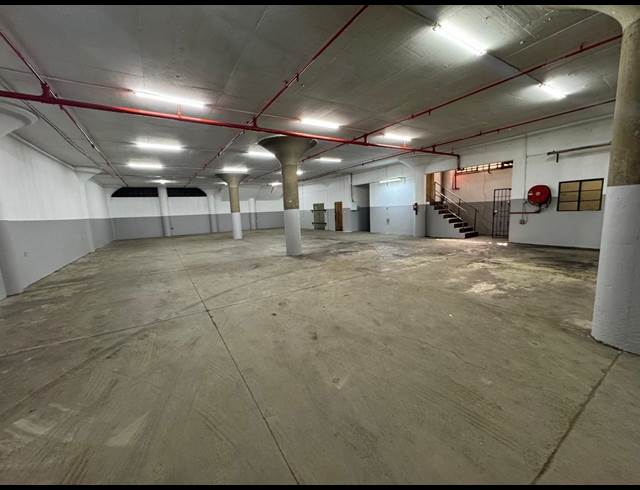 550M² WAREHOUSE TO LET IN SELBY
