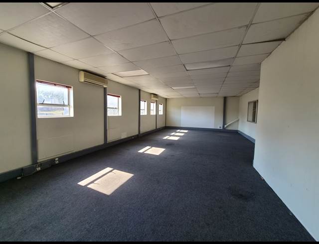 4,195M² WAREHOUSE TO LET IN HALFWAY HOUSE