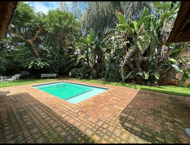 5 BEDROOM HOUSE TO LET IN MELODIE